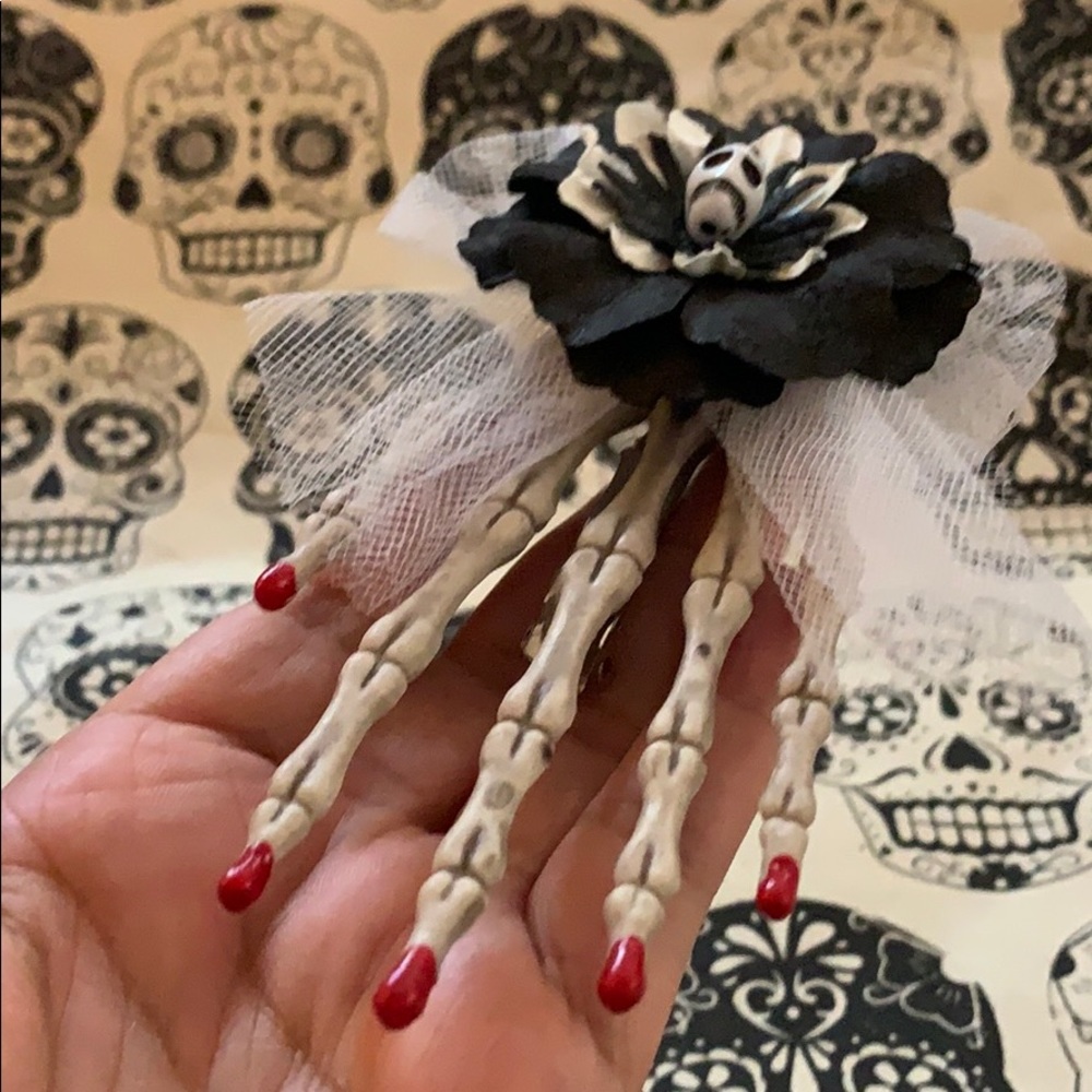 Skeleton hand hair clip skull Halloween accessory Day of Dead Dia de Muertos - Picture 7 of 16